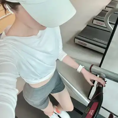 余建英
